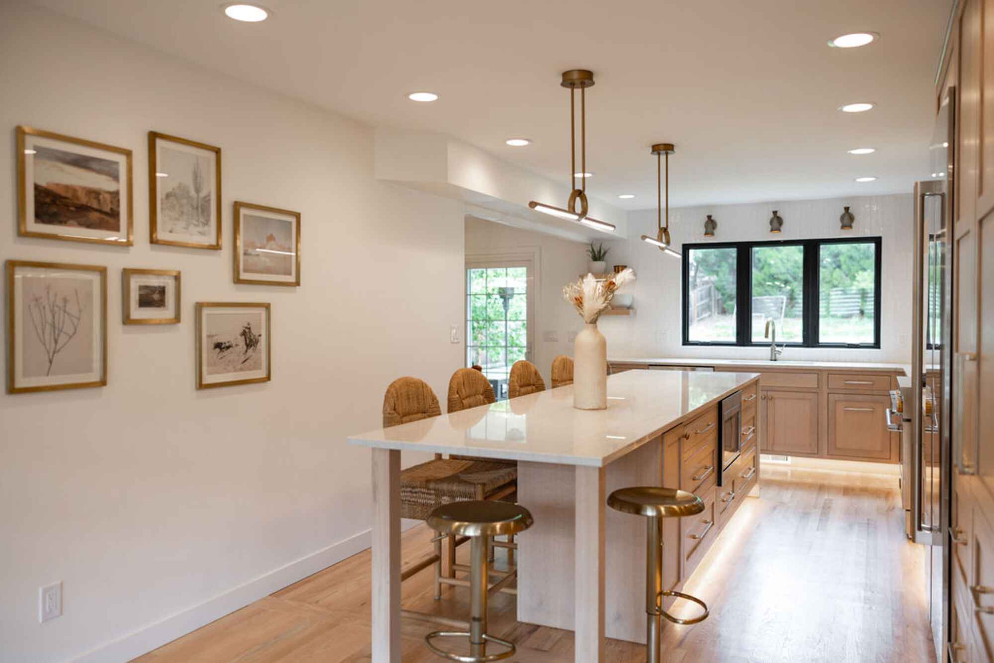 Charming-open-kitchen-white-oak-quartzite-long-island-Littleton-Colorado13