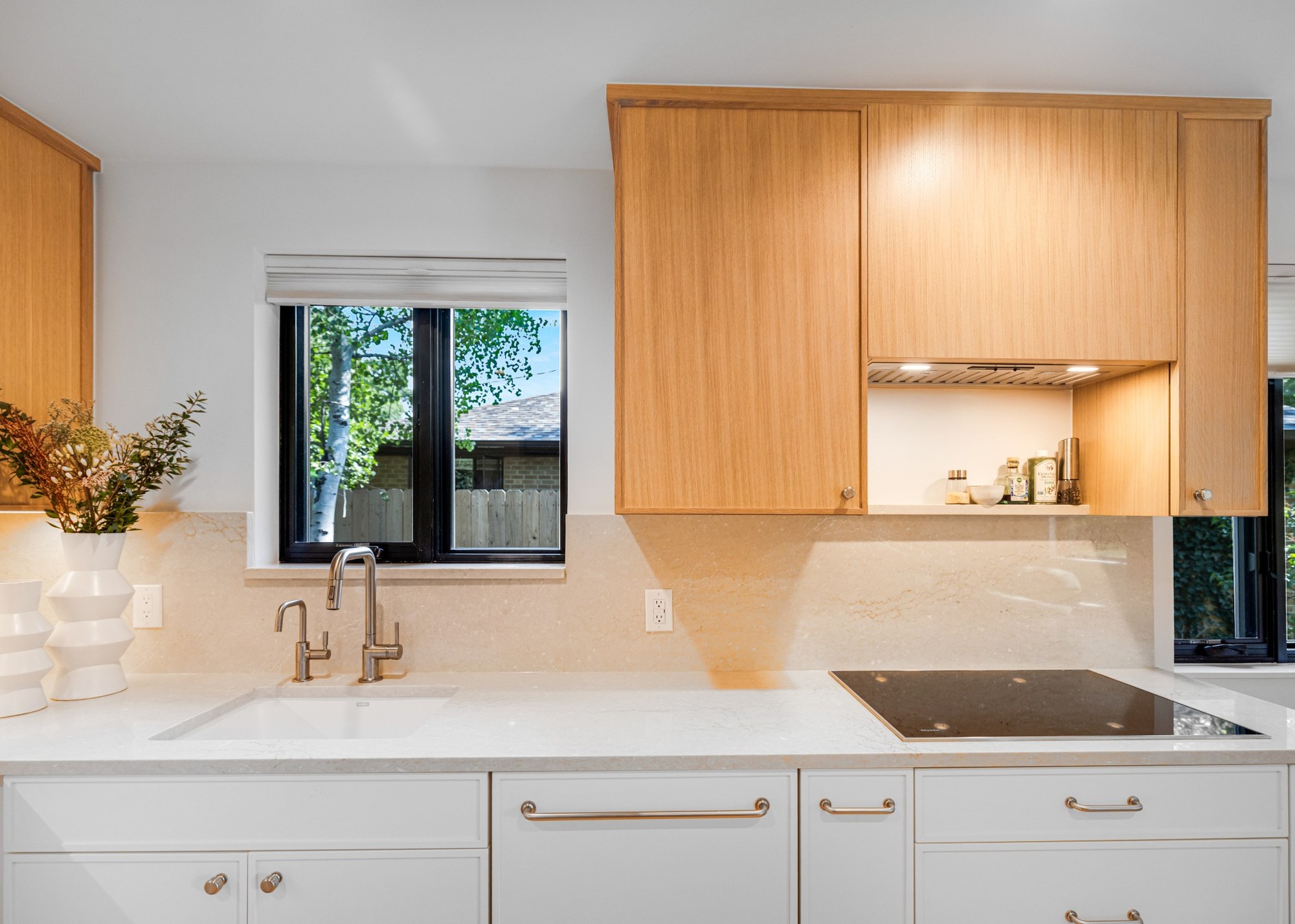 after-denver-whole-home-remodel-kitchen-backsplash-and-cooktop-detail