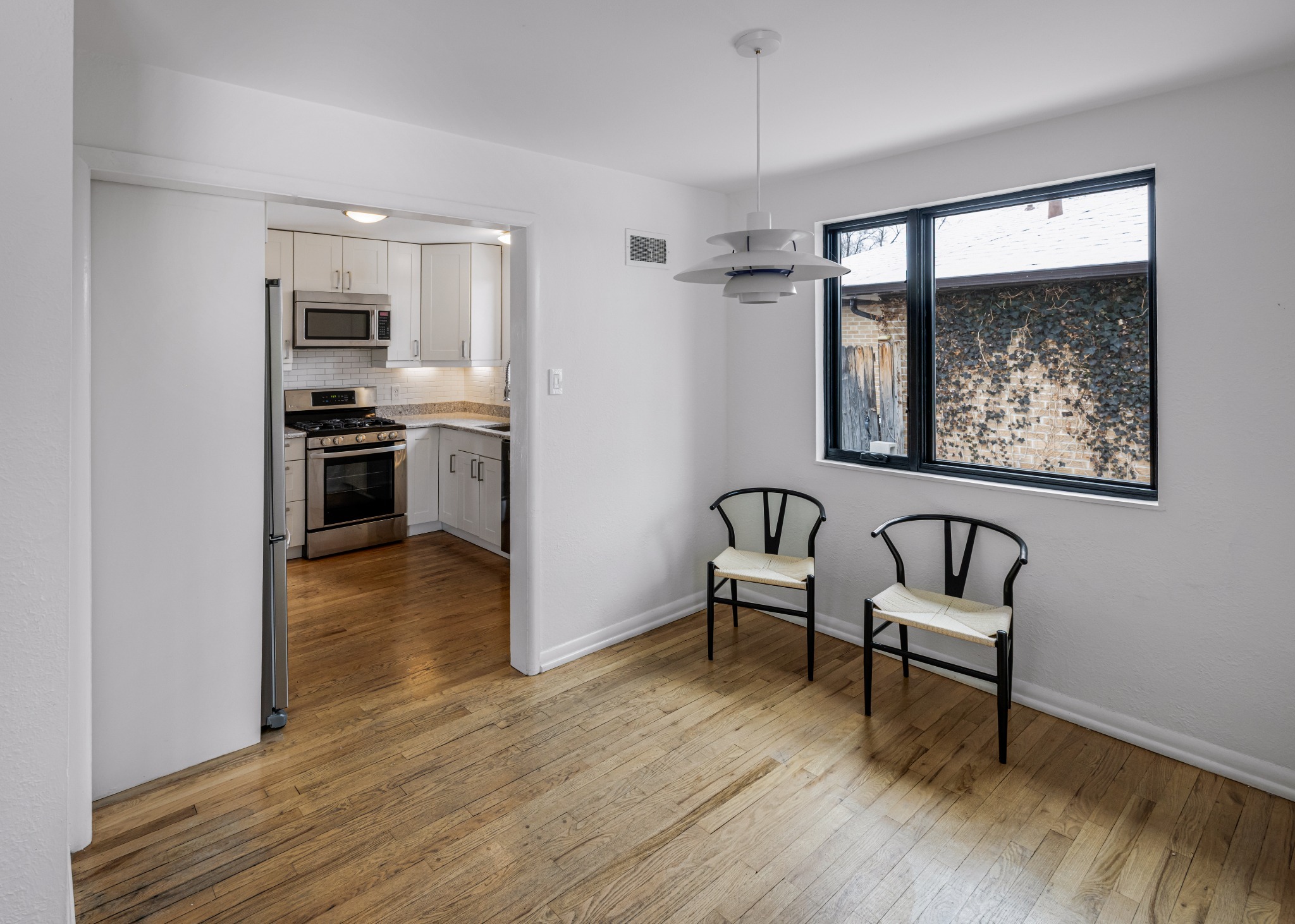 before-denver-kitchen-remodel-dining-room-view-into-kitchen