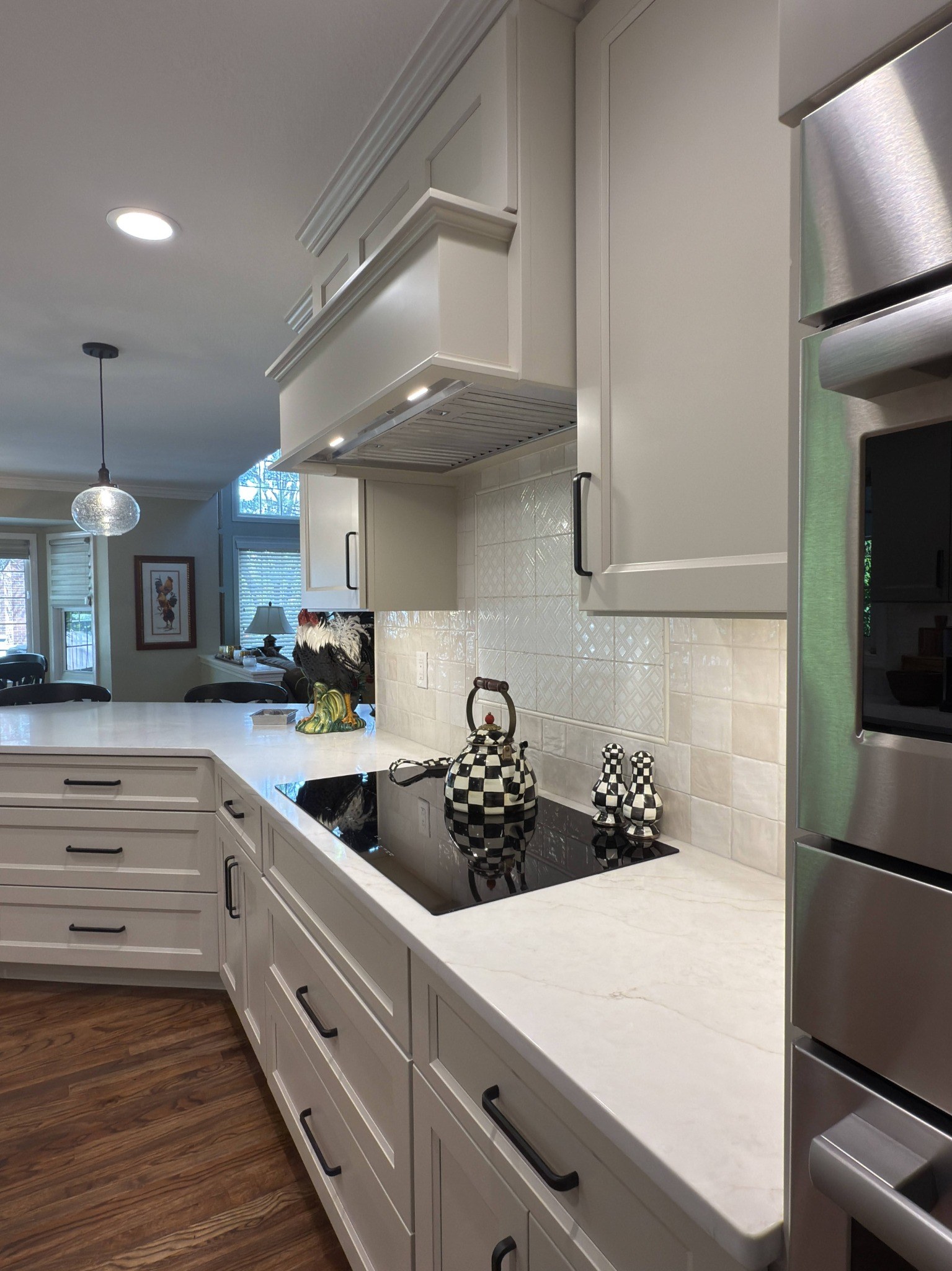 after-littleton-kitchen-remodel-angled-cooktop-and-custom-range-hood