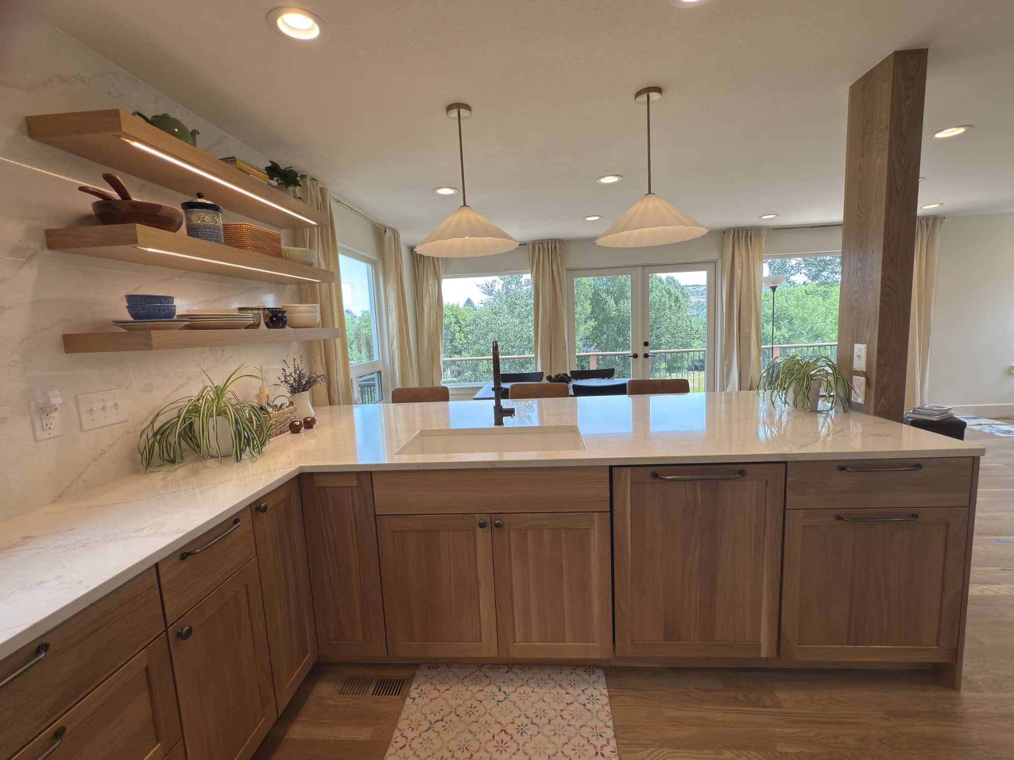after-littleton-kitchen-remodel-peninsula-front-facing-breakfast-nook